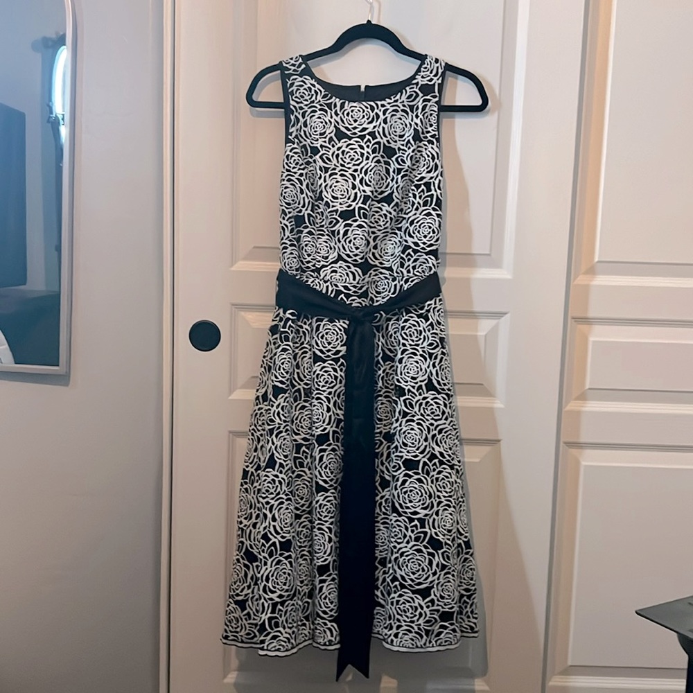 Gorgeous White House Black Market Gown Size 10  EUC